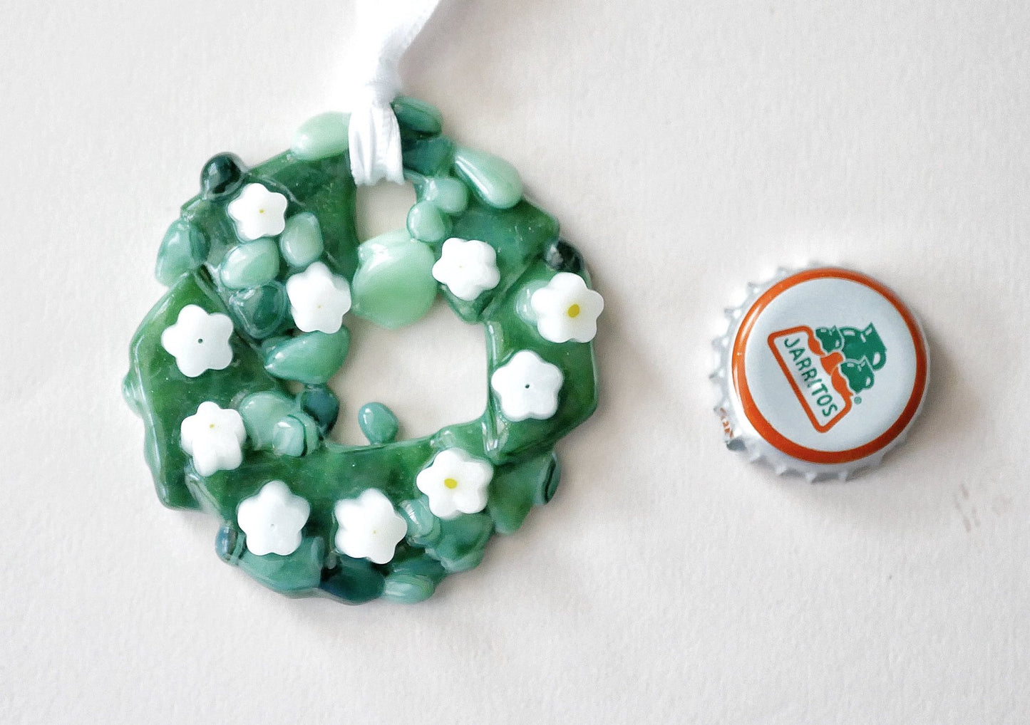 Bumpy Wreath with White Flowers (Small)