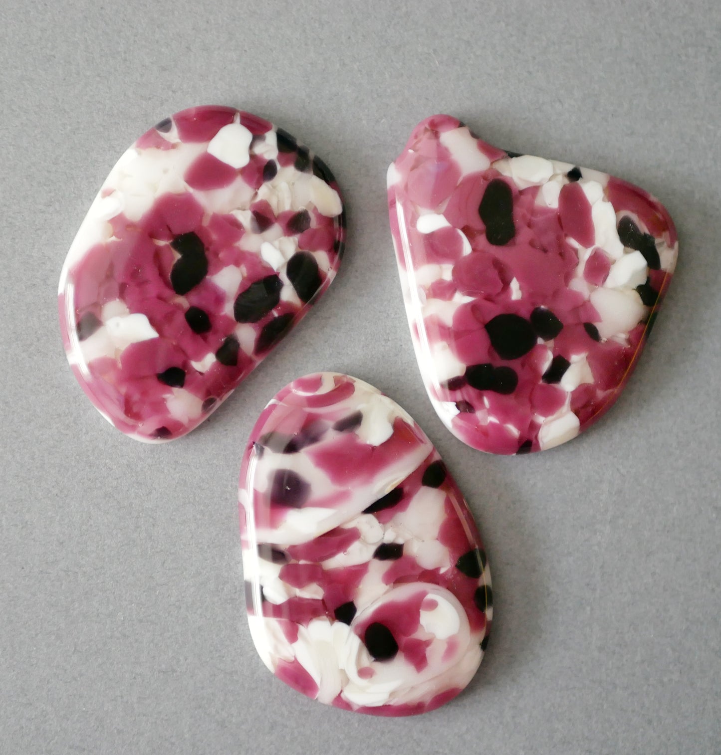 Big Cabochon: Pink, White and Dark Purple