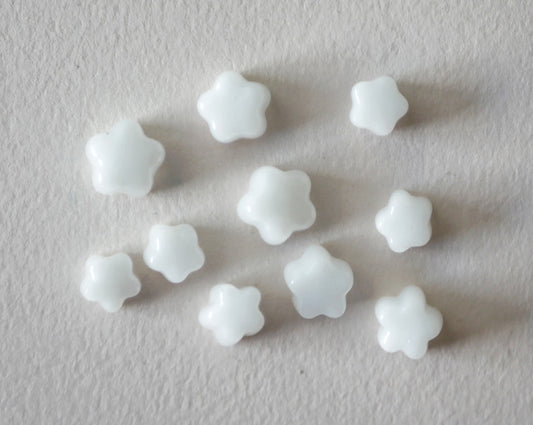 10 White Flower Tokens