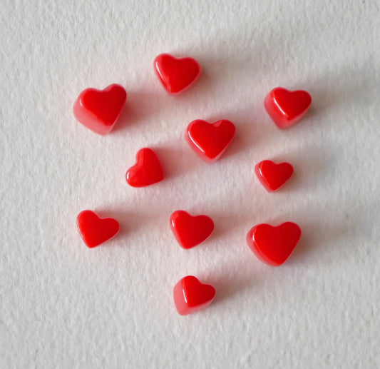 10 Tiny Red Hearts