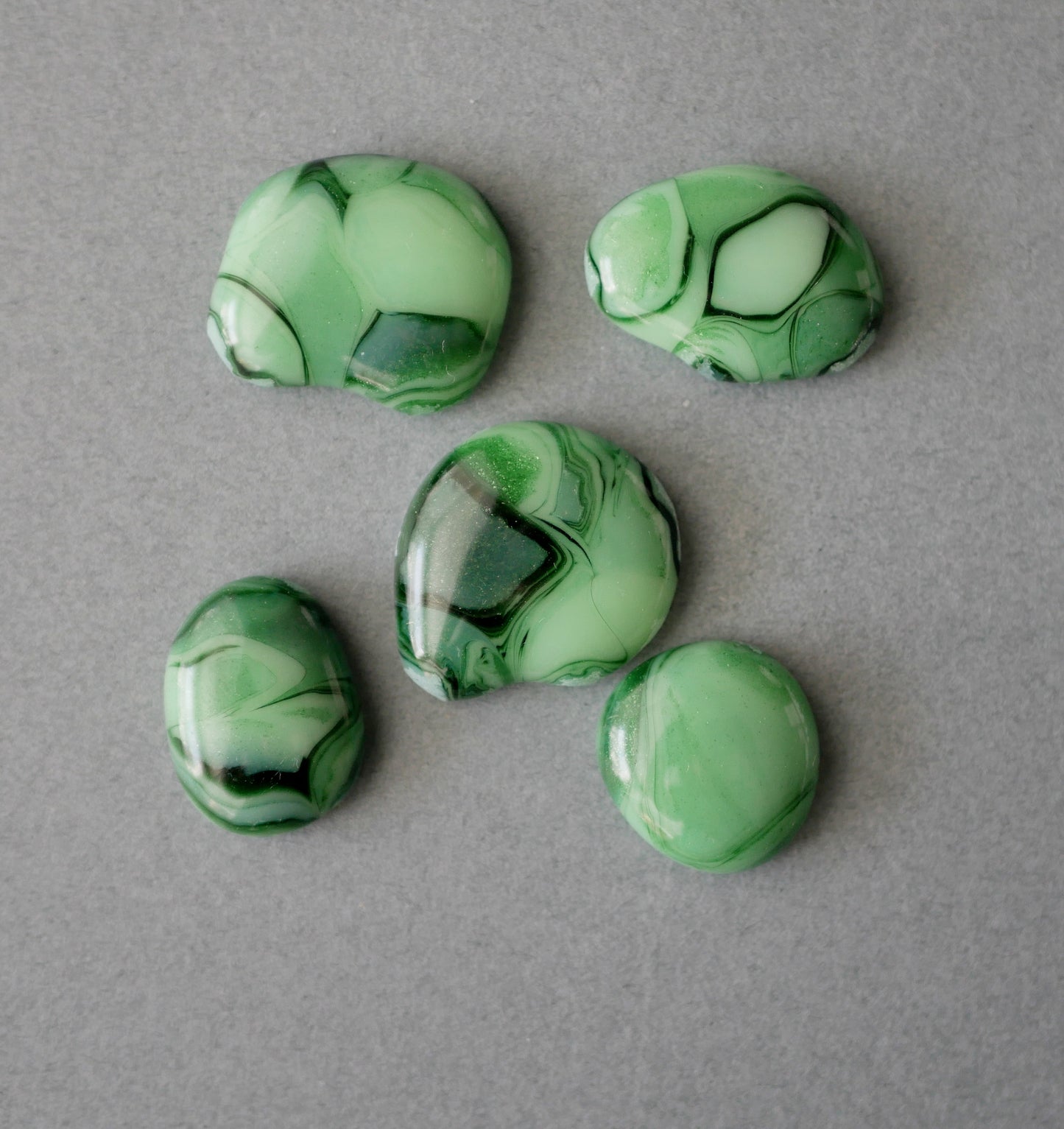 Mottled Green Cabochon Set