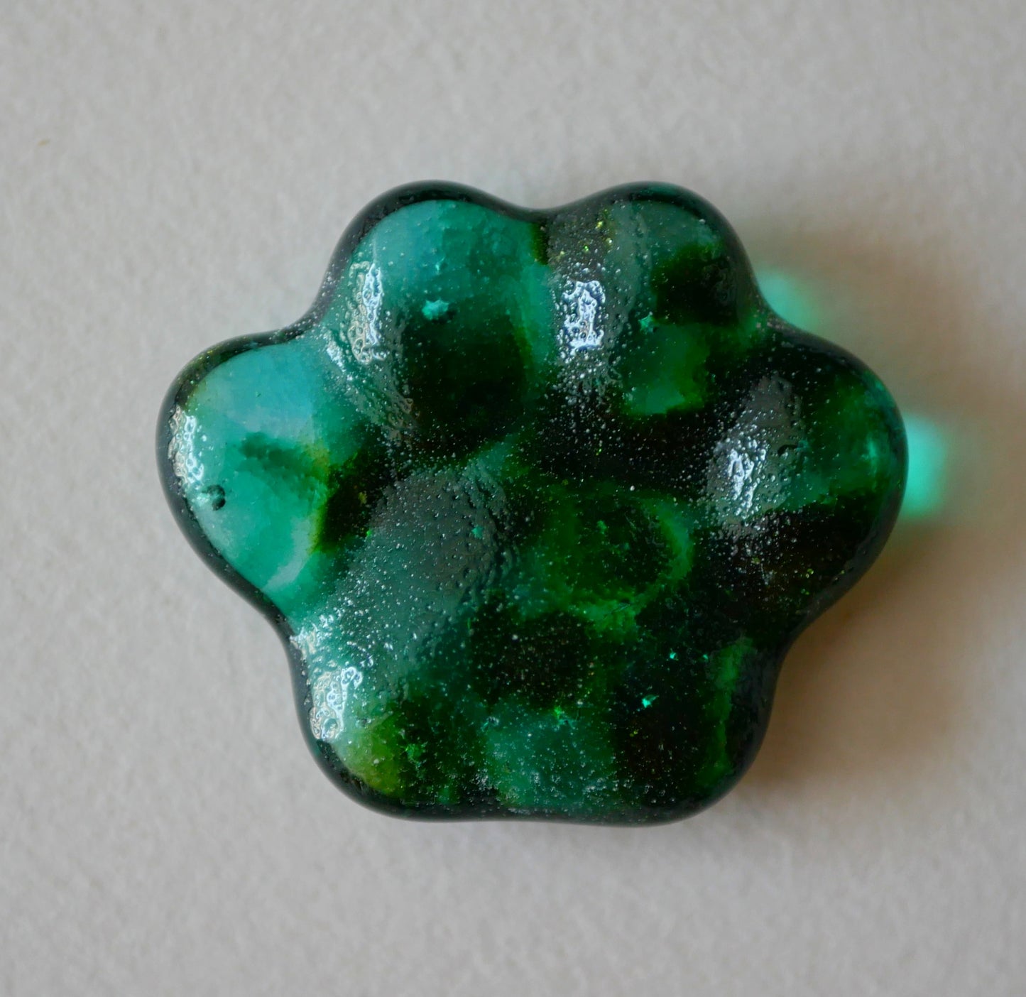 Sparkling Green Pocket Paw