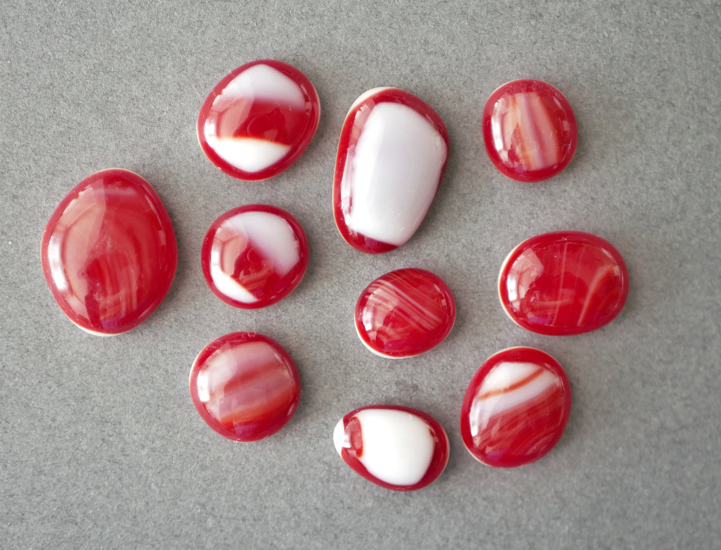 10 Red and White Tokens