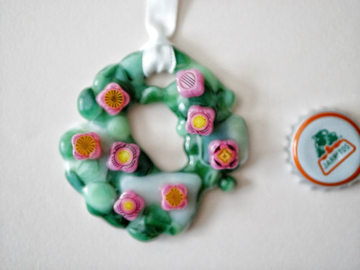 Bumpy Wreath with Pink Squircles (Small)