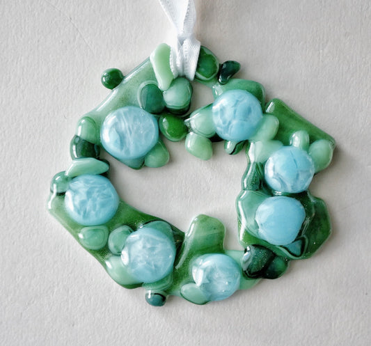 Bumpy Wreath with Blue Ornaments (Small)