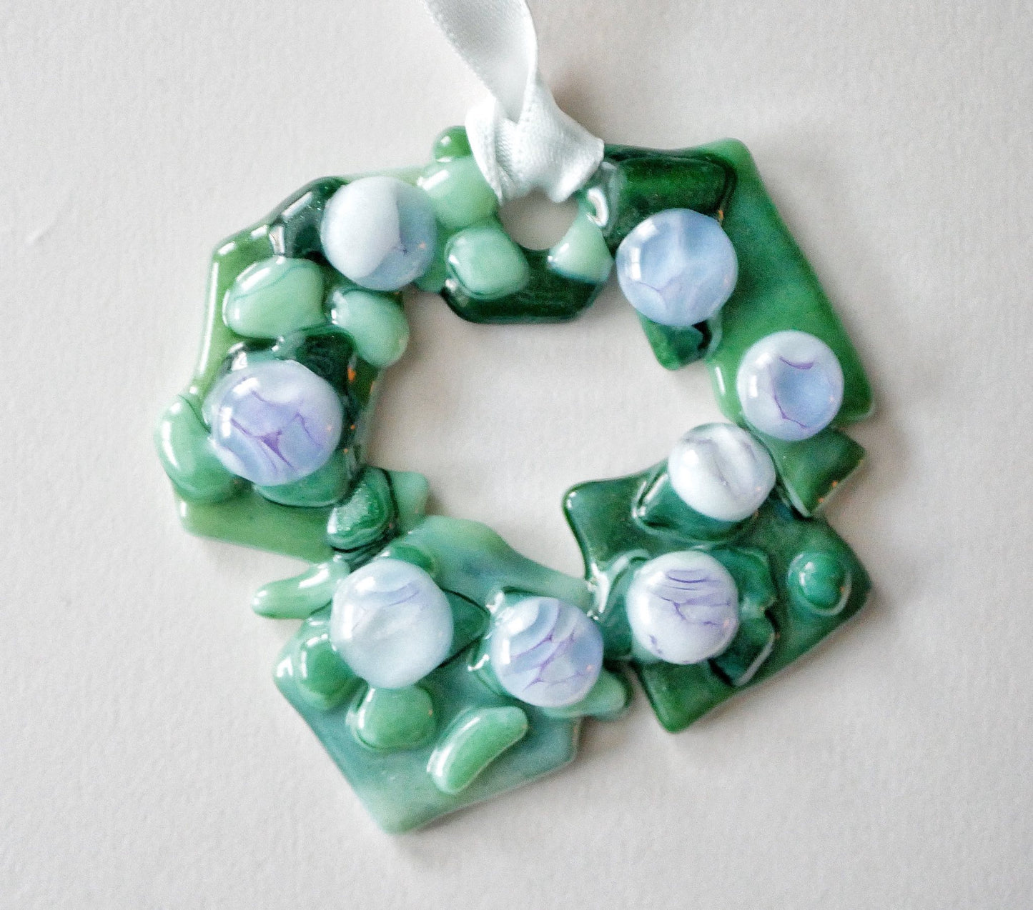 Bumpy Geometric Wreath with Lavender Baubles (Small)