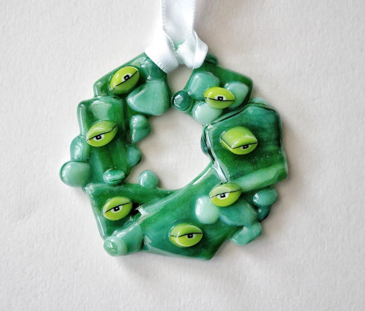 Bumpy Wreath with Frog Eyes (Small)