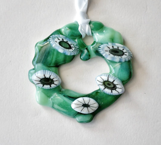 Bumpy Wreath with Lilac Eyeballs (Small)