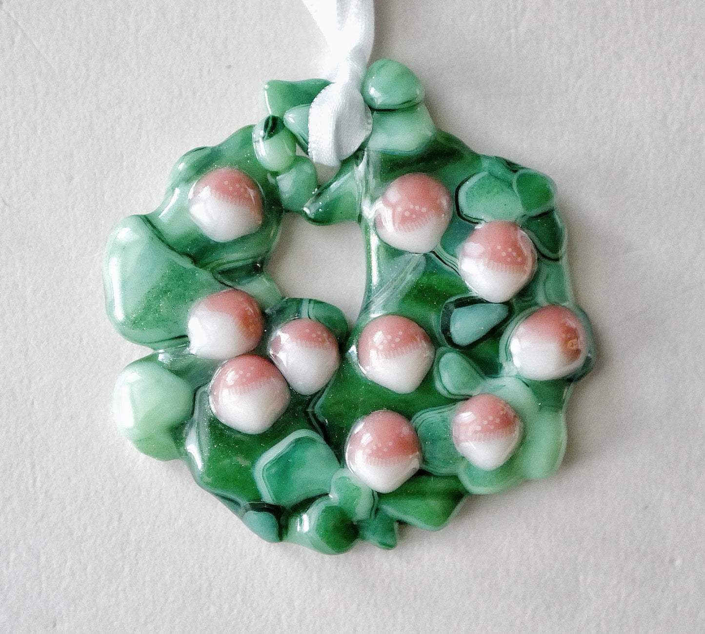 Bumpy Wreath with Mushroom Ornaments (Small)