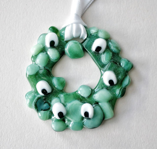 Bumpy Wreath with Bug Eyes (Small)