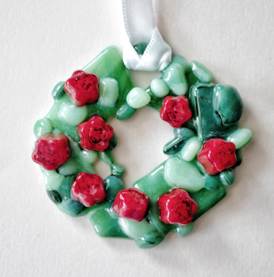 Bumpy Wreath with Red Floral Ornaments #1 (Small)