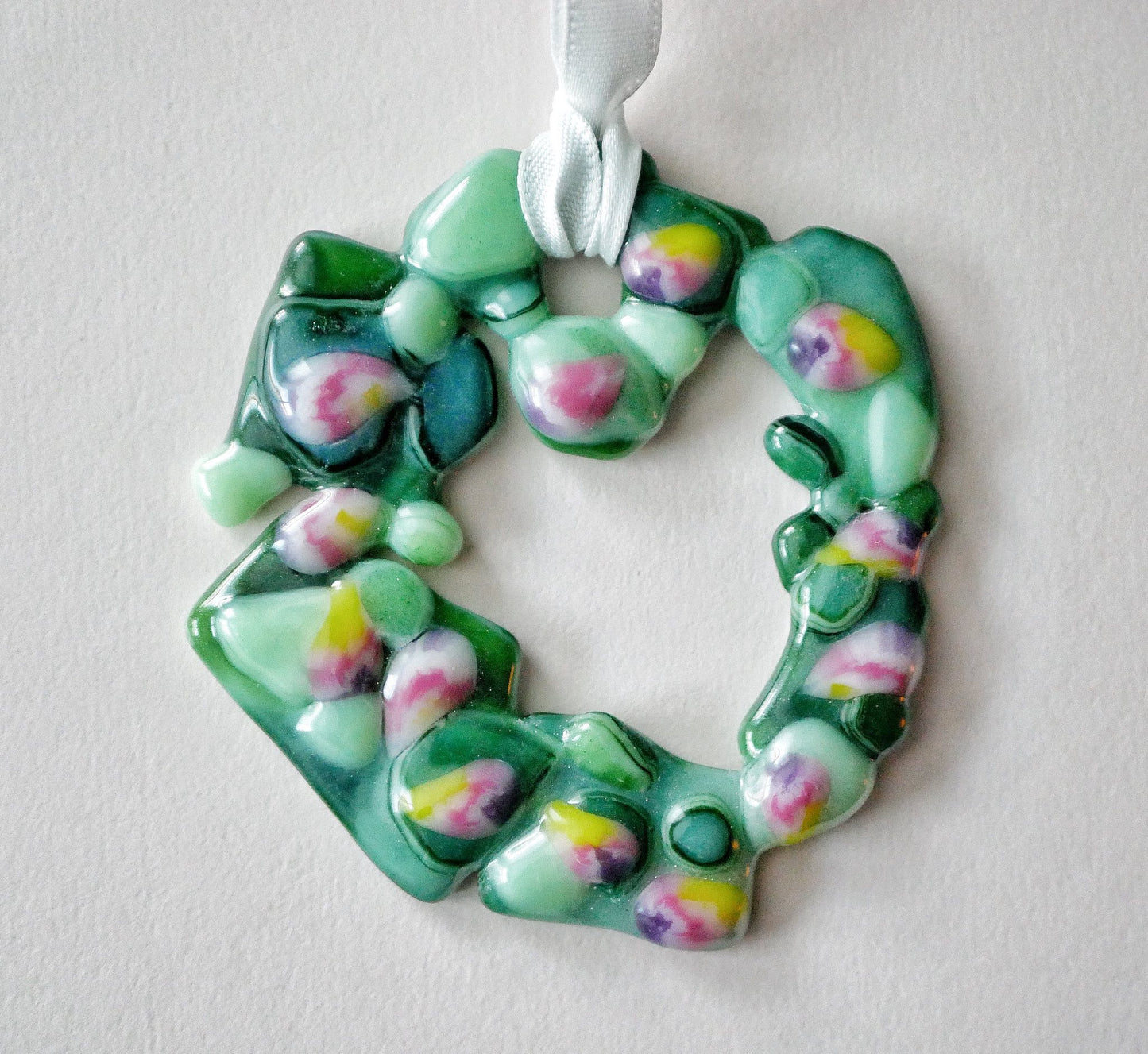 Bumpy Geometric Wreath with Pink and Yellow Blobs (Small)